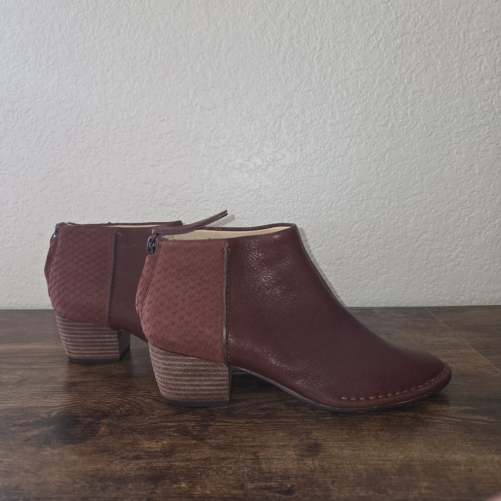 Clarks Laina 55 Boot 2 Women 7 Dark Tan Leather Mixed Media Ankle Bootie Zip